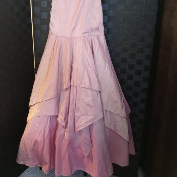 Mermaid formal dress size 2 - Picture 2 of 4